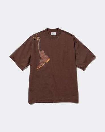 Unlikely 26AW Authentic Graphic Tee "BOOTS"