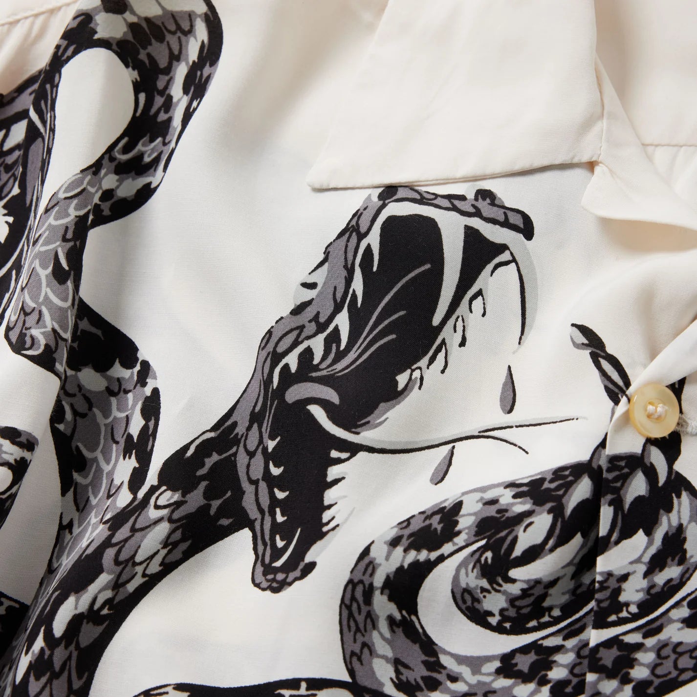 Gold / GL39440 / "MONOTONE RATTLE SNAKE” OPEN SHIRT
