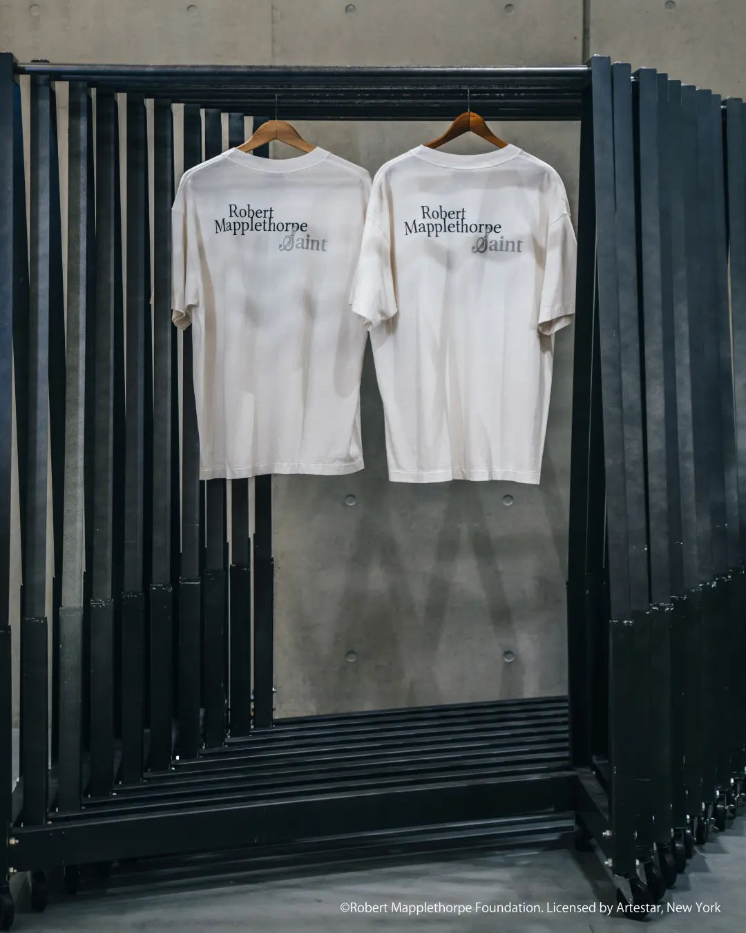 SAINT Mxxxxxx x Robert Mapplethorpe / MT_SS TEE/EMBRACE