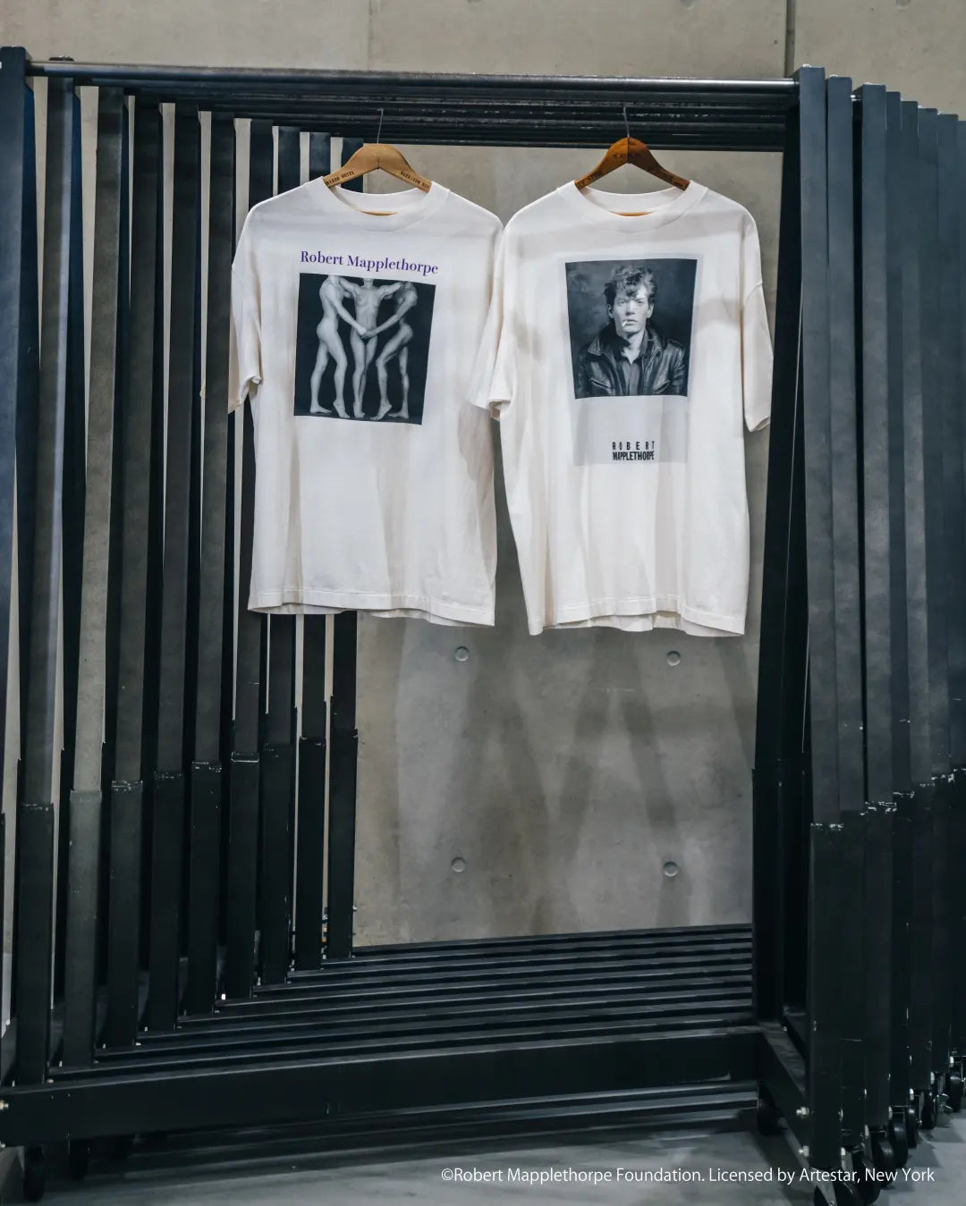 SAINT Mxxxxxx x Robert Mapplethorpe / MT_SS TEE/EMBRACE