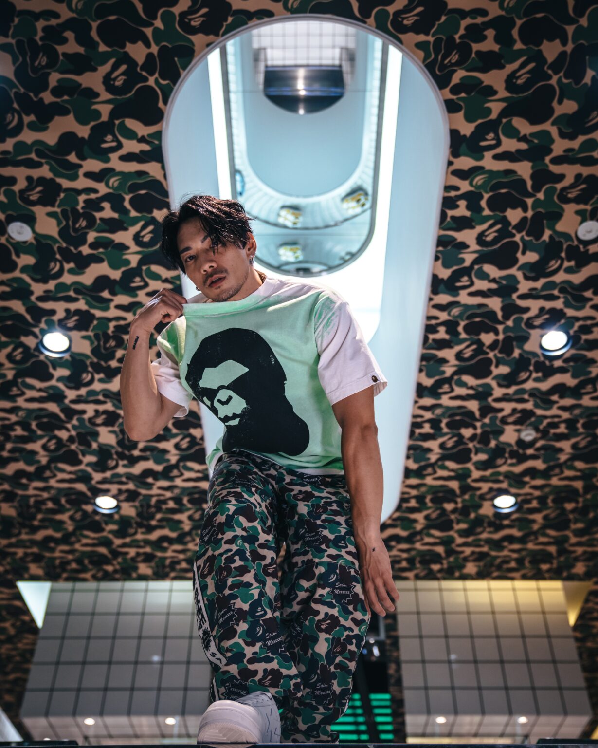 SAINT Mxxxxxx x BAPE / BAPE_SS TEE_HANDPRINT