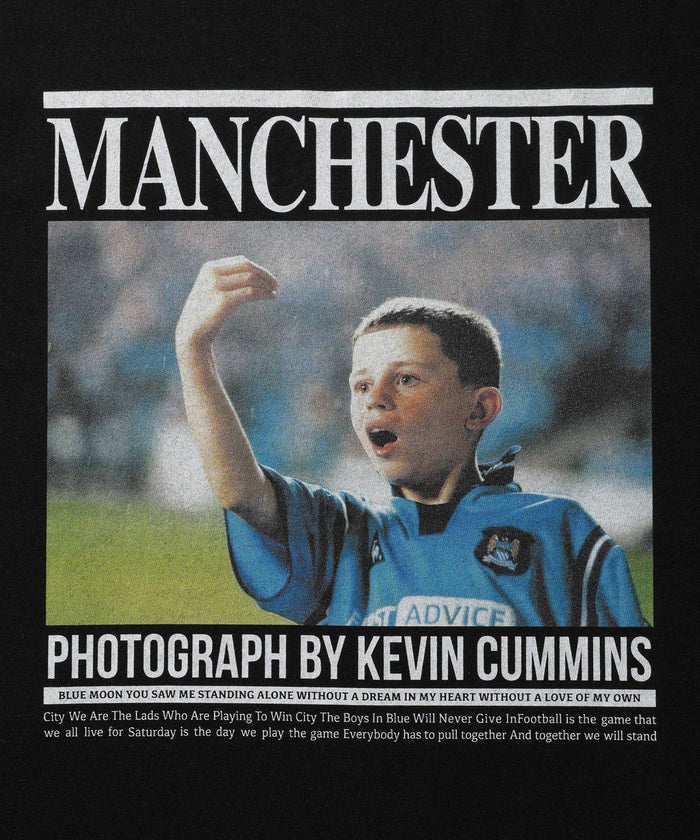 THE CULTURE CODE × Kevin Cummins for WILD LIFE TAILOR / T-SHIRT MANCHESTER CITY - BOY