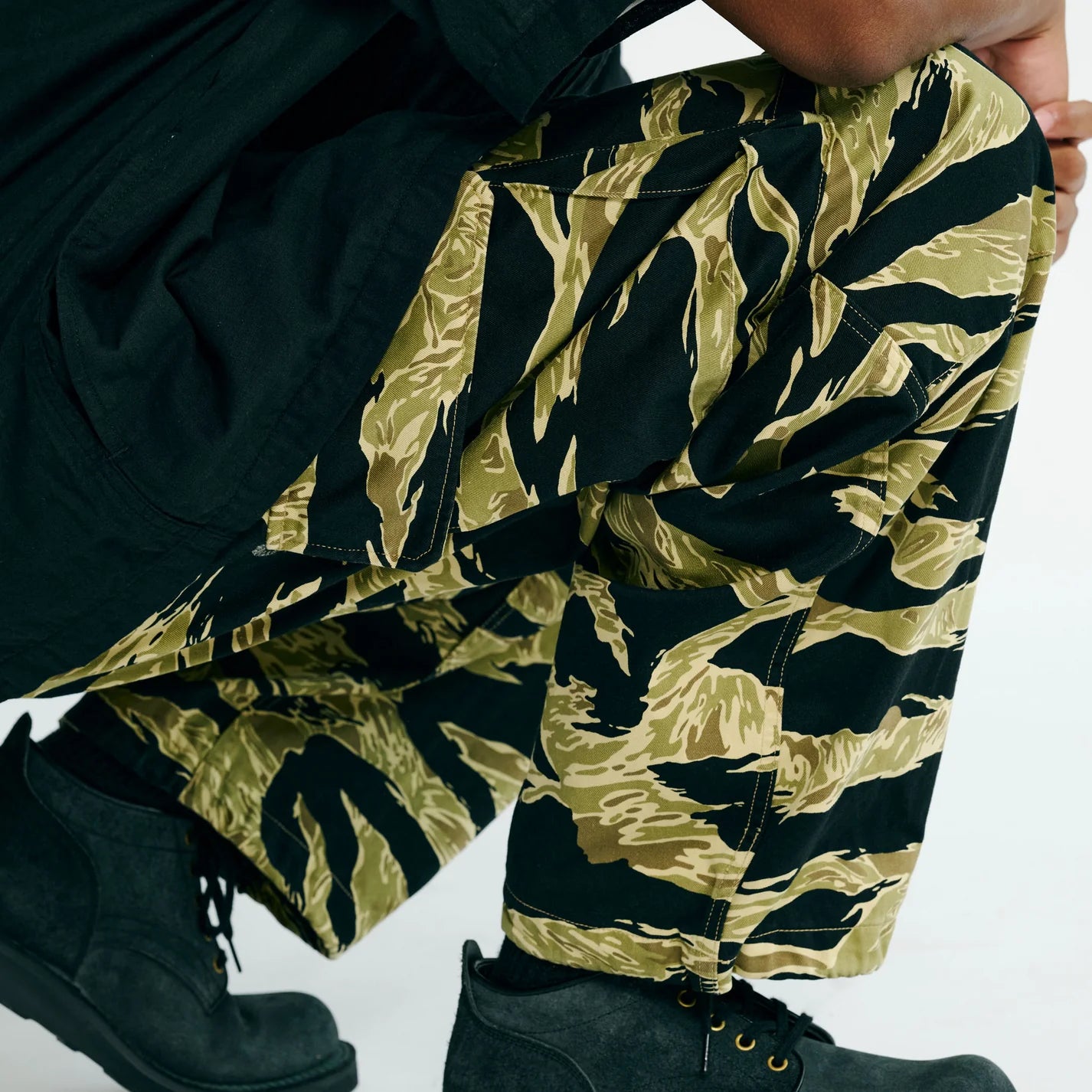 Gold / GL42508 / TIGER PATTERN EASY CARGO PANTS