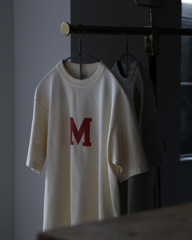 blurhmsROOTSTOCK 25SS .I.T. -M 88/12 Print Tee STANDARD / WIDE