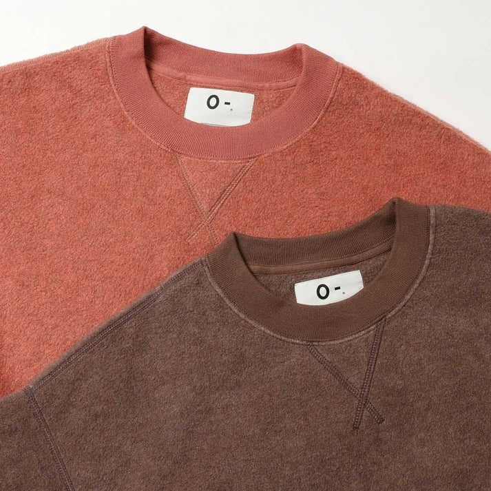 O - / FLEECE SWEATSHIRT