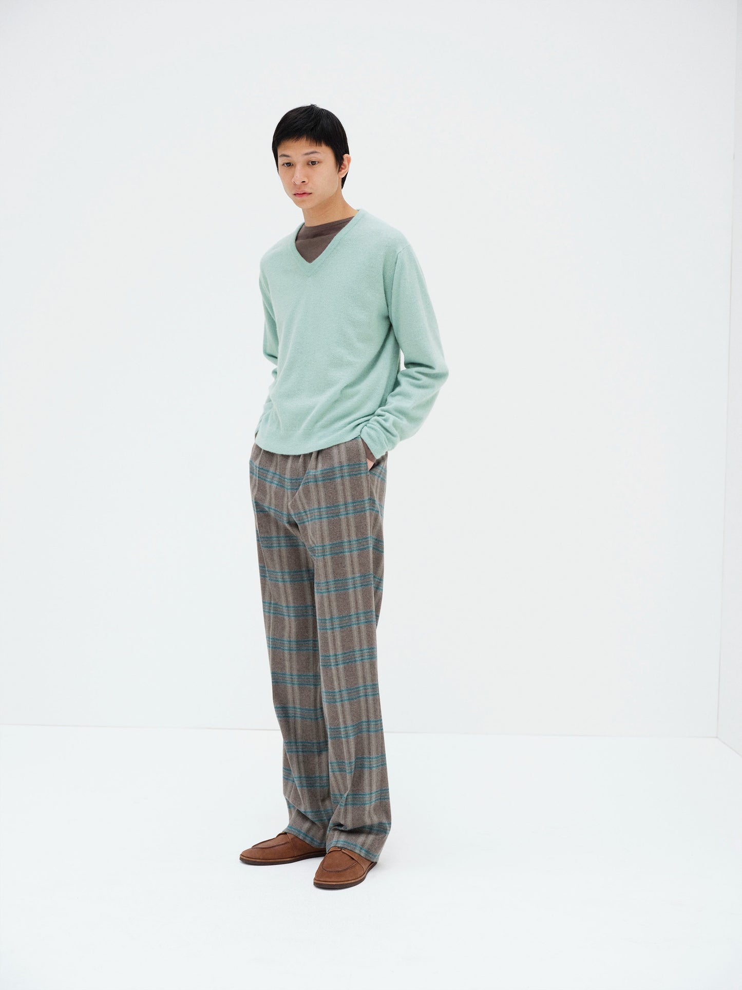 AURALEE 26AW HIGH GAUGE SOFT CASHMERE KNIT V-NECK P/O
