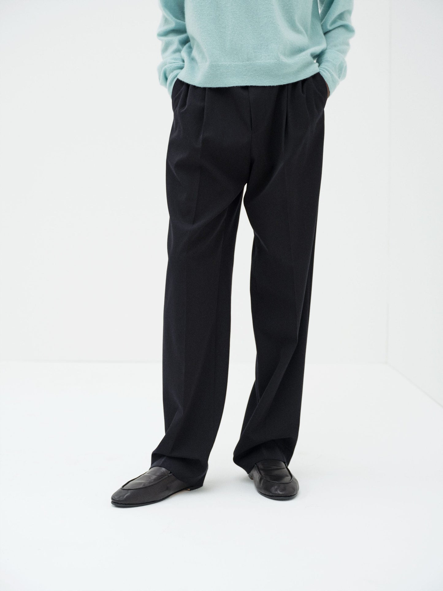 AURALEE 26AW LIGHT WOOL MAX GABARDINE TWO-TUCK SLACKS